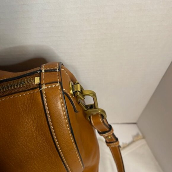 FOSSIL Kendall Large Satchel with Key - Picture 3 of 13